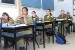 חיילות בכיתה