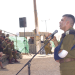 תא''ל יחזקאל עם בני גרעין ''צבר''