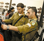 מתלבשים